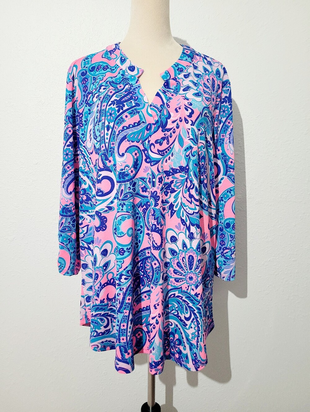 Dear Scarlett Size XL Paisley Tunic Top Pink Blue Roll Tab Sleeve Stretch Boho - Picture 2 of 13